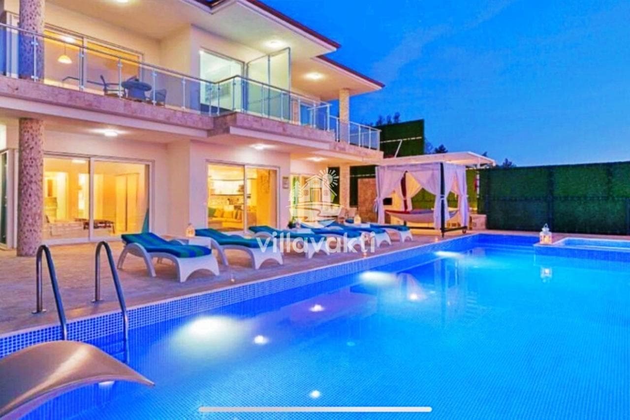 Villa Almira, İslamlar — 3. fotoğraf