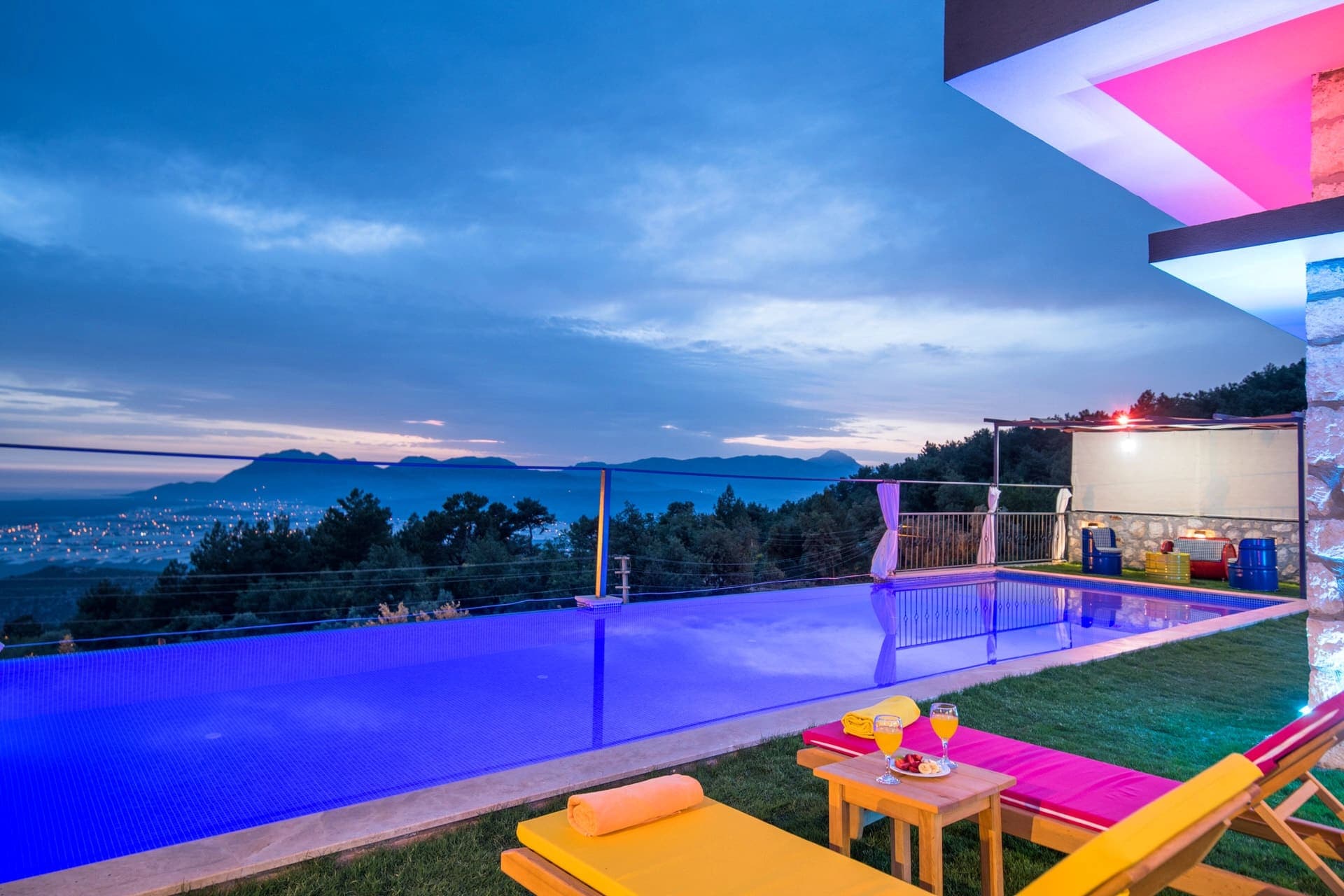 Villa Ay Işığı, İslamlar — 2. fotoğraf