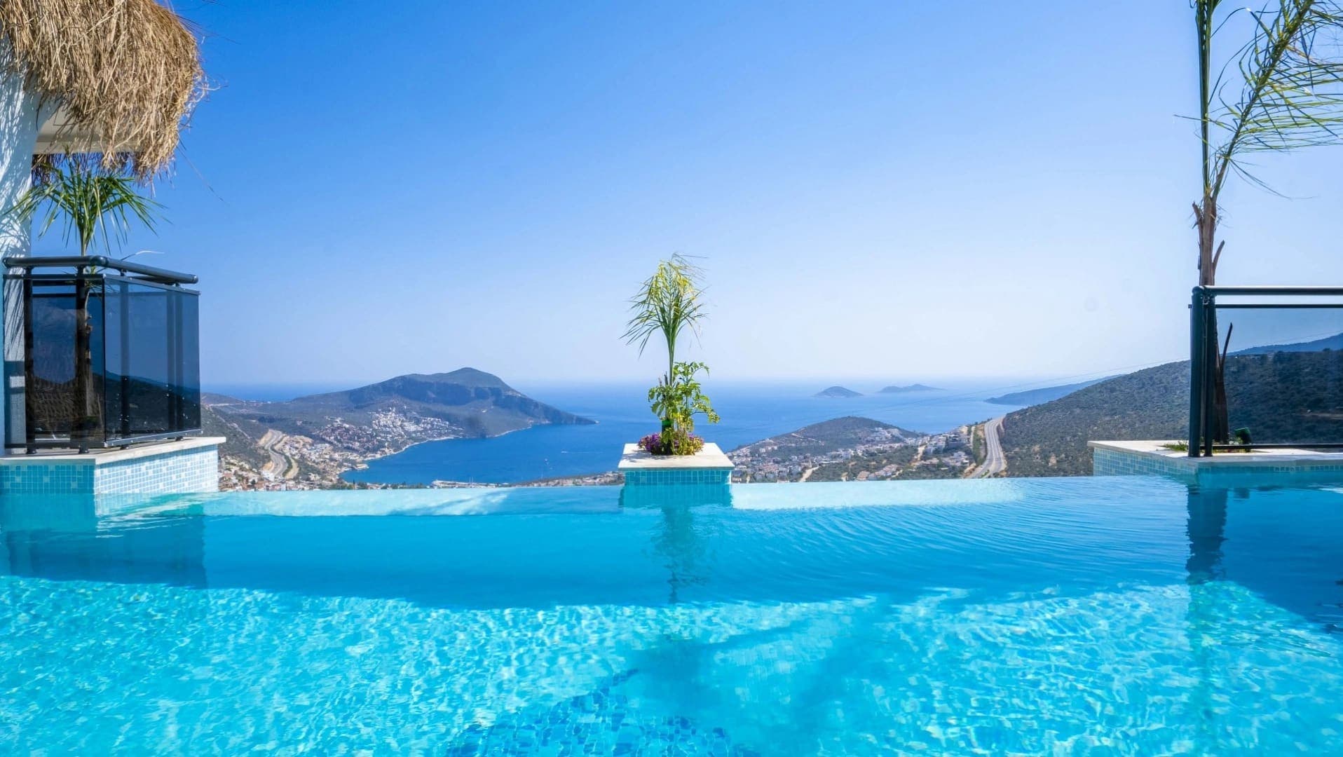 Kaş ısıtmalı havuzlu villalar — Villa Balli