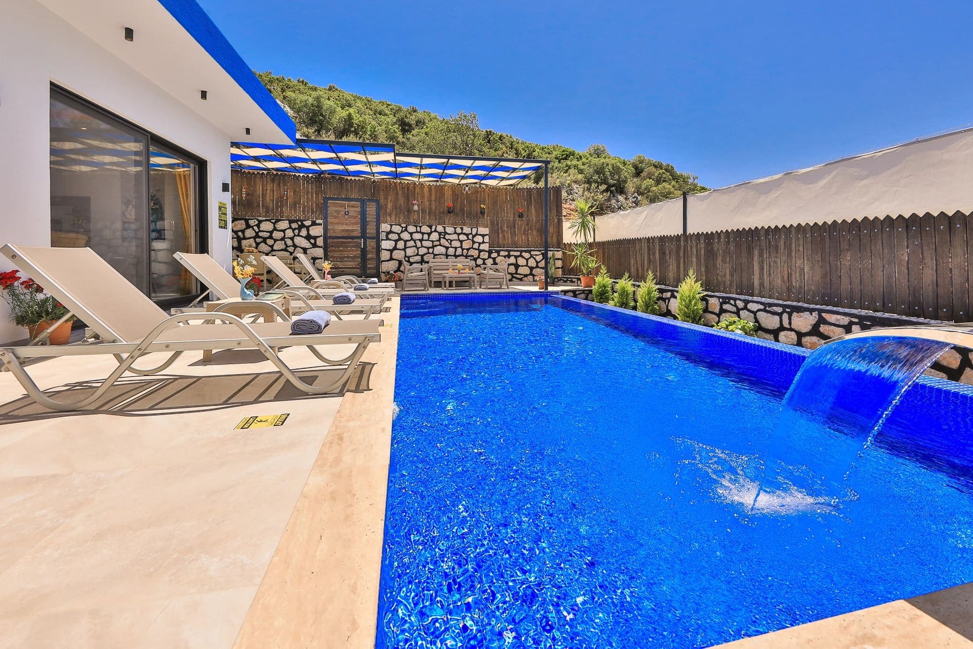 Villa Can Can, İslamlar — 4. fotoğraf