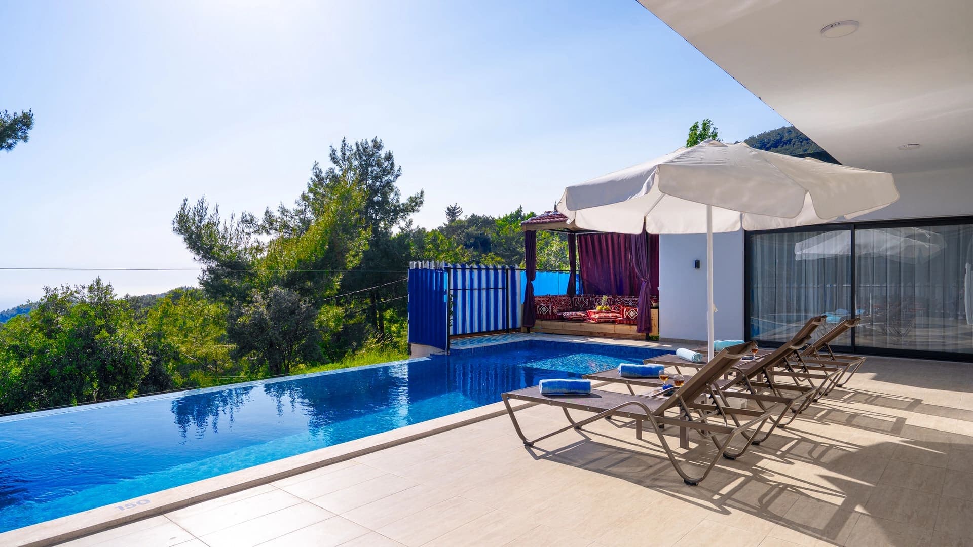 Villa Gökkuşağı, İslamlar — 2. fotoğraf