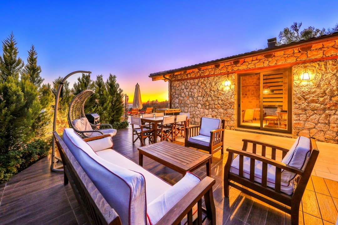 Villa İmeral, İslamlar Kalkan — oturma alanı