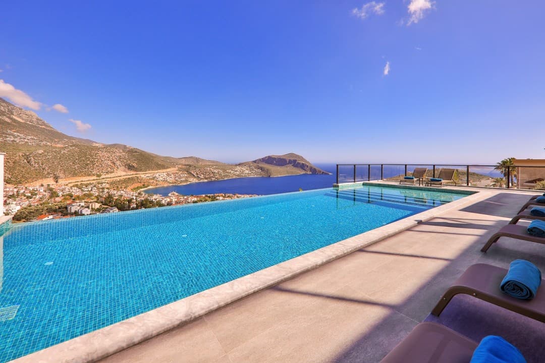Villa İmperial, Ortaalan Kalkan — oturma alanı