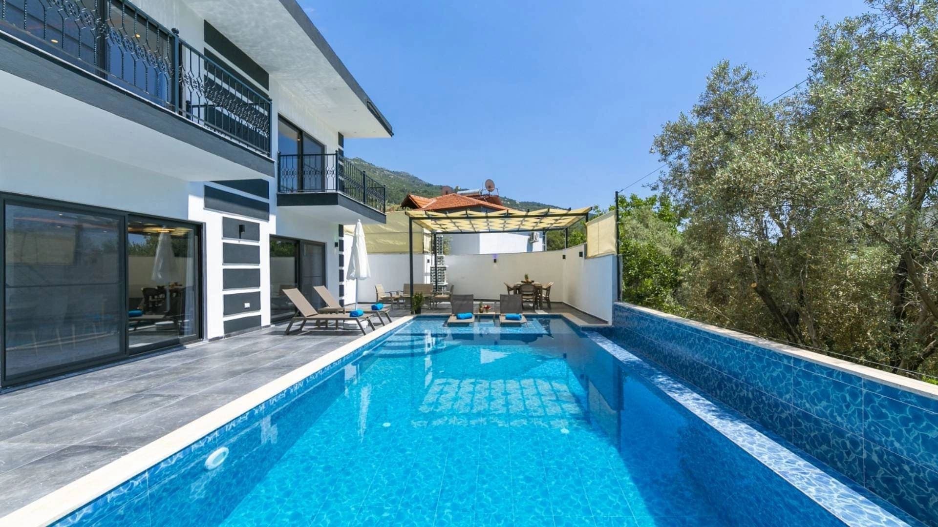 Villa Night, İslamlar — 4. fotoğraf