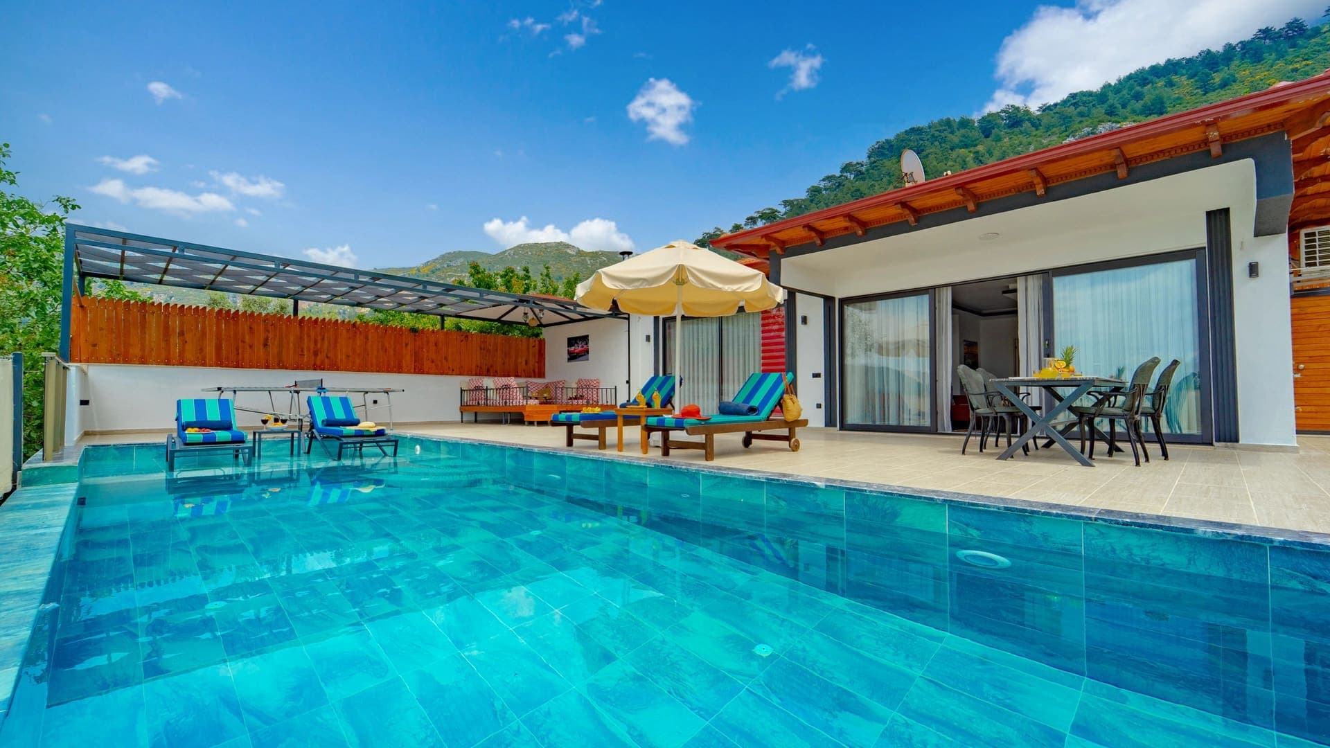 Villa Paradaise, İslamlar — 2. fotoğraf