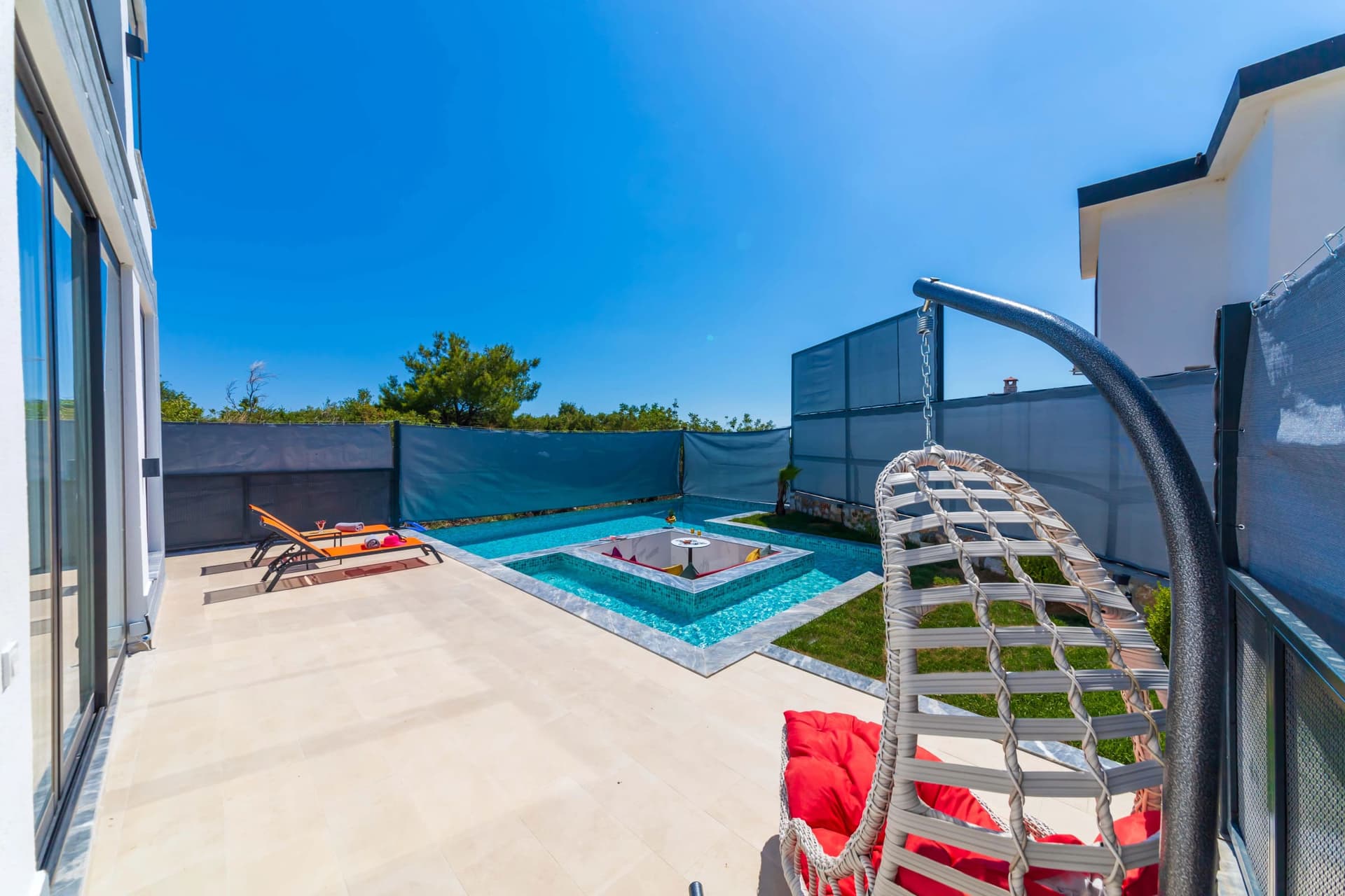 Villa Sister, İslamlar — 2. fotoğraf