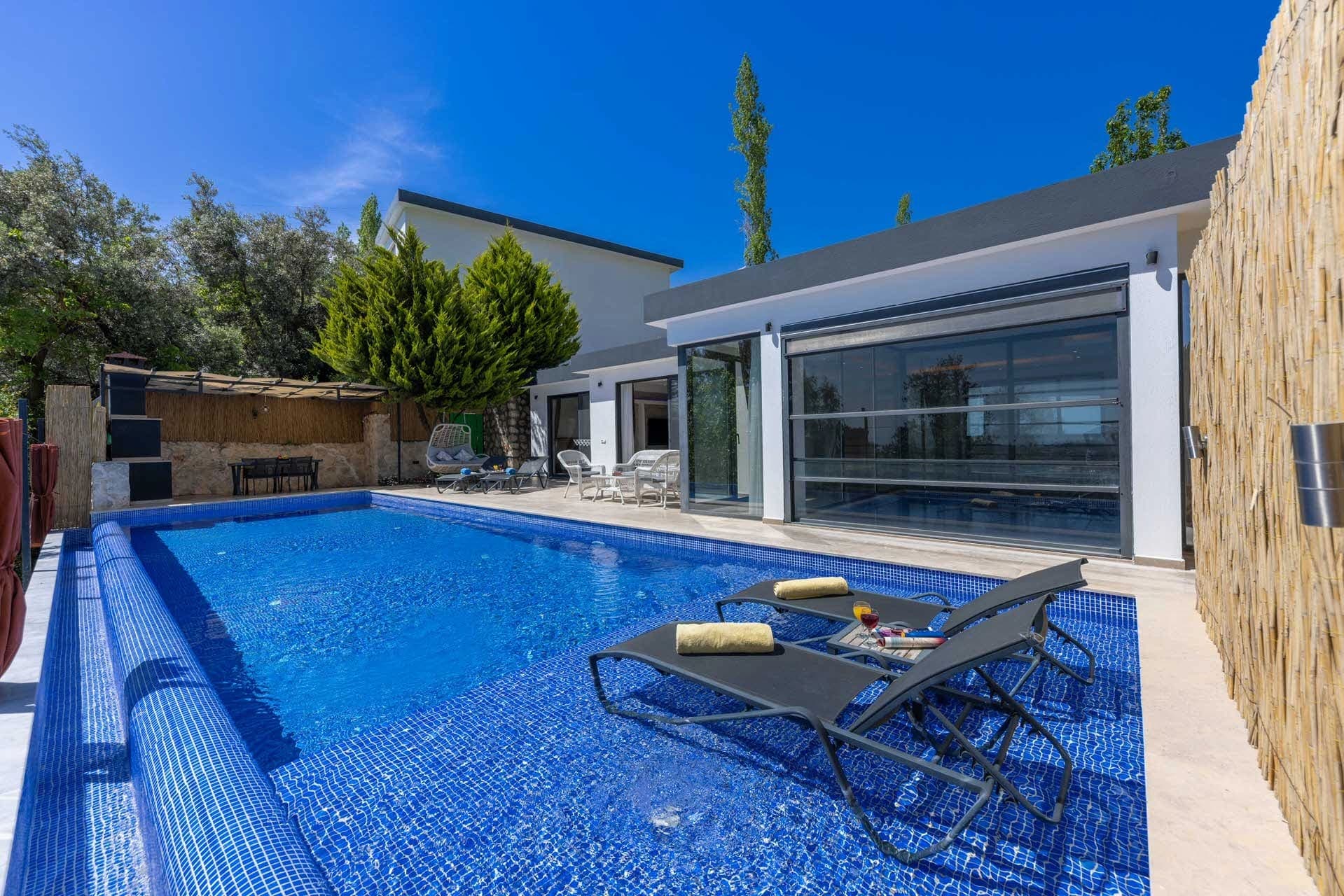 Villa Suvari Duo, İslamlar — 3. fotoğraf
