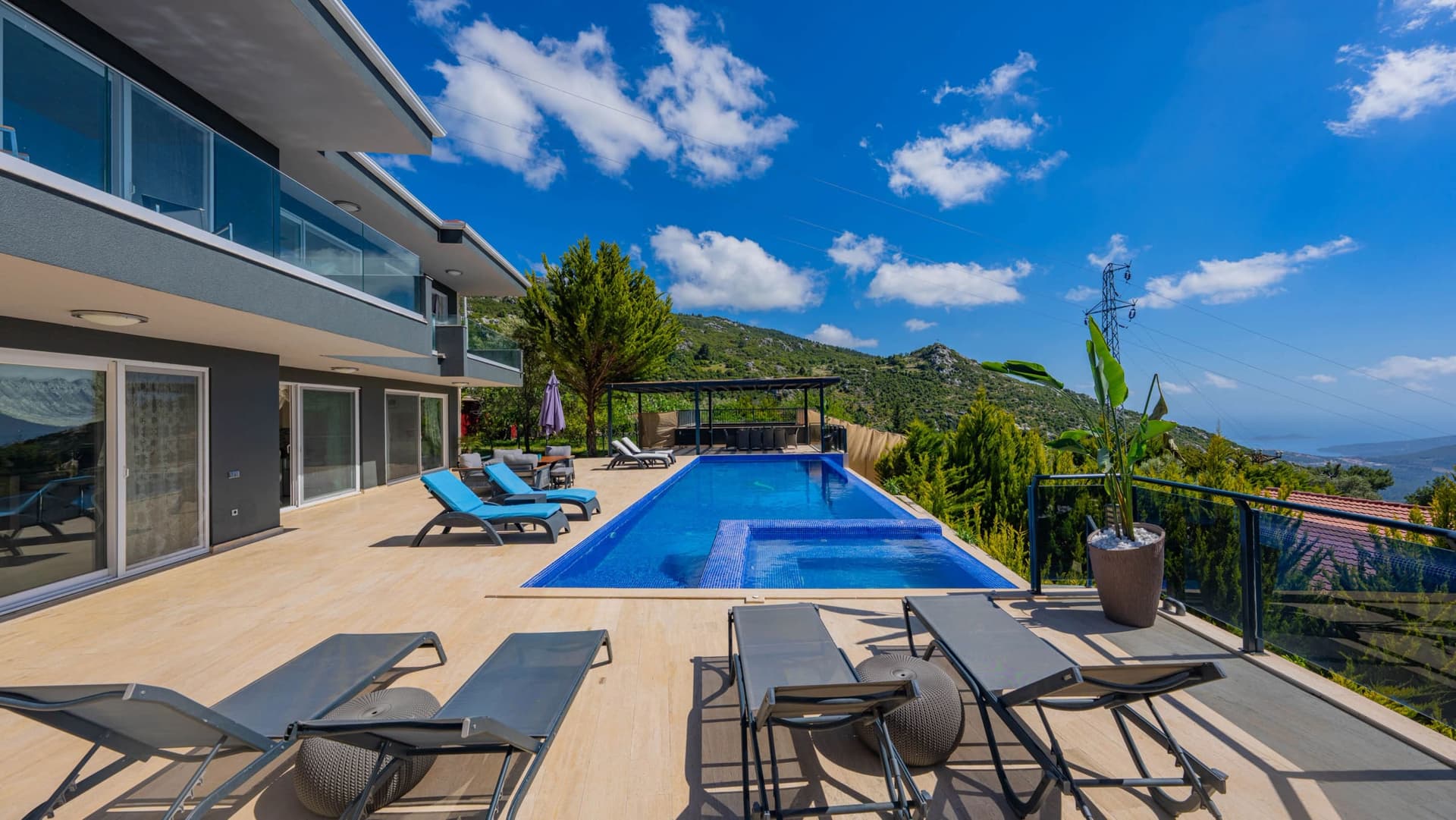 Villa Velaris, İslamlar — 2. fotoğraf
