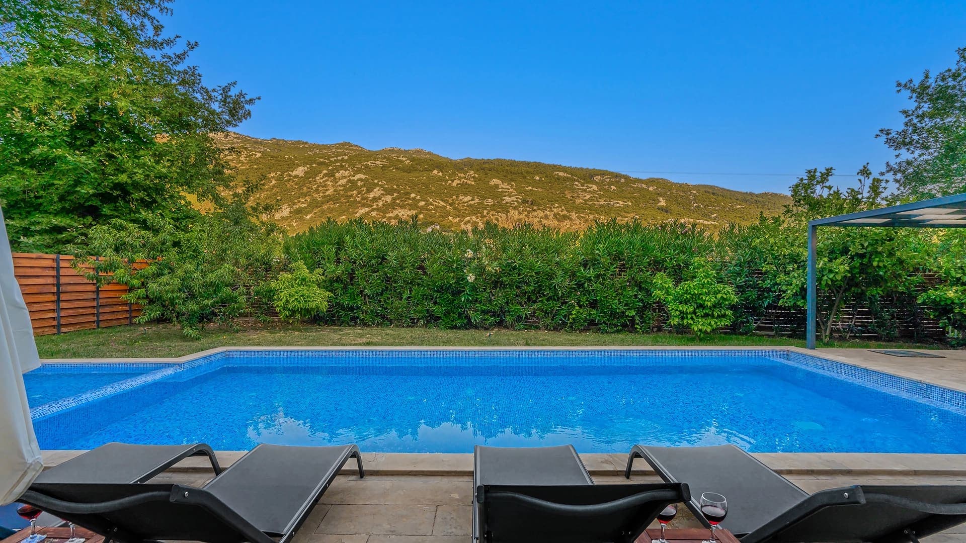 Villa Whitestone, İslamlar — 3. fotoğraf
