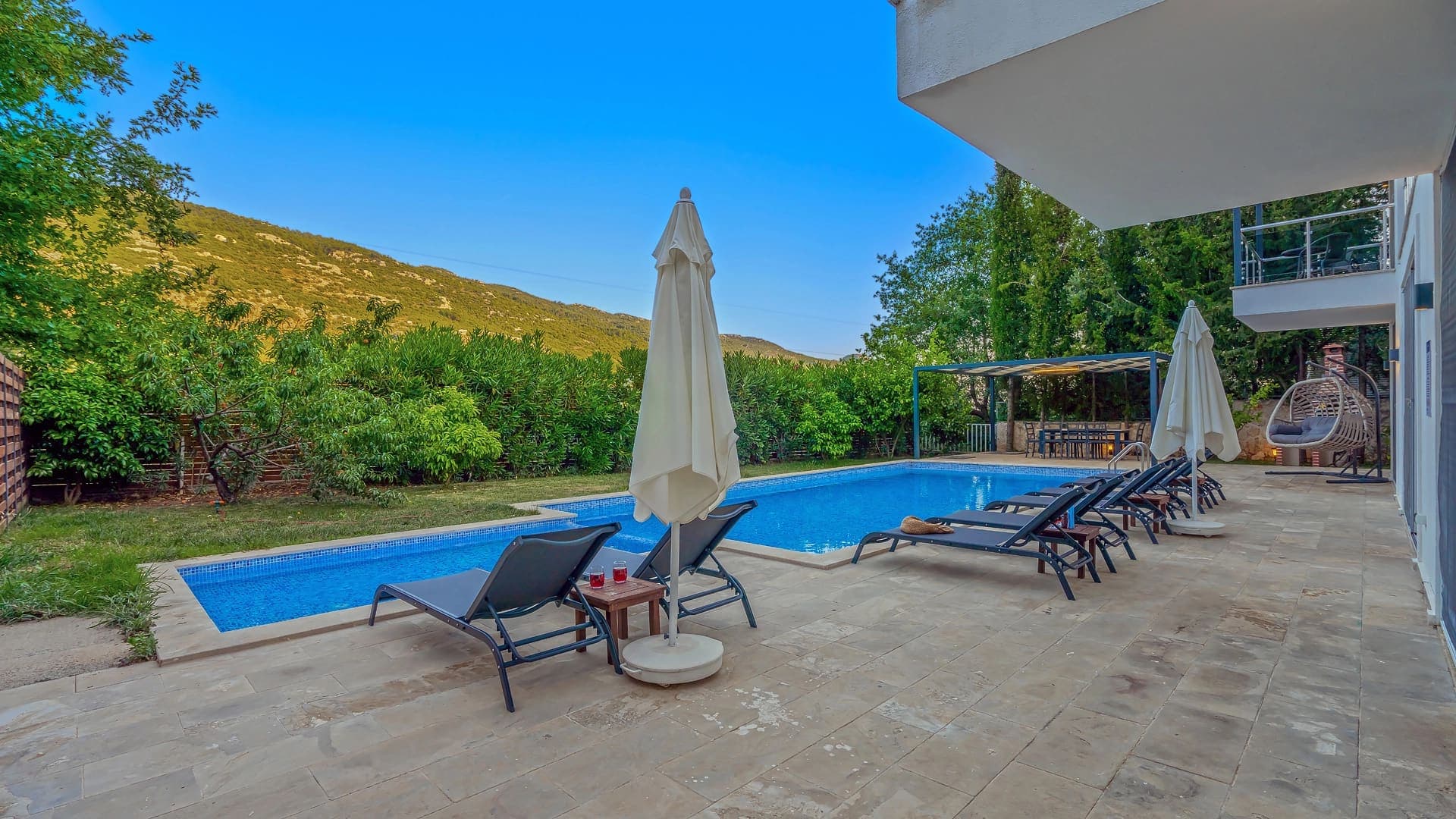 Villa Whitestone, İslamlar — 4. fotoğraf